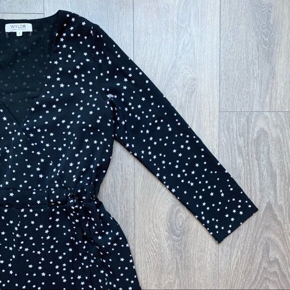 Revolve WYLDR In Your Eyes Star Print Romper Playsuit Jumpsuit Navy Blue V-neck - Picture 10 of 16